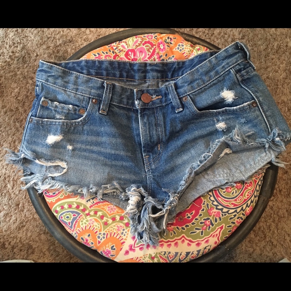 🍑BDG cheeky cut offs